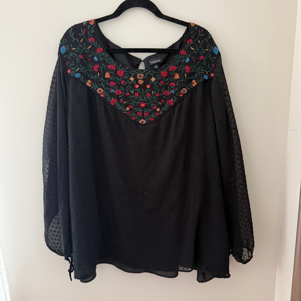 Torrid Women's Plus Size 5 Black Embroidered Floral Long‎ Sleeve Blouse Top